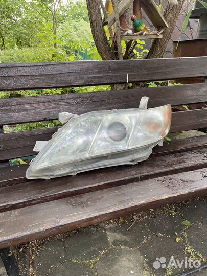 Левая фара Toyota Camry V40