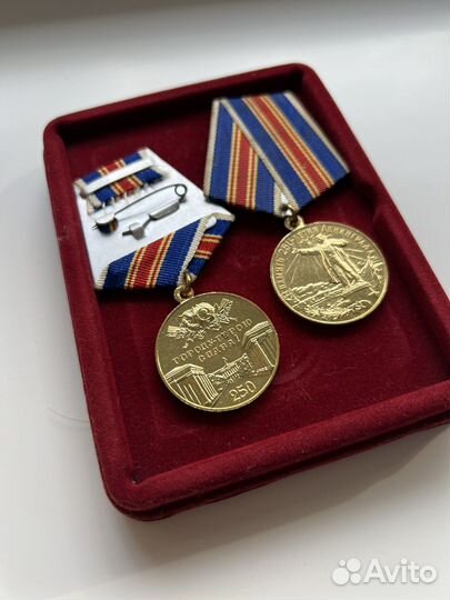 Медали в память Ленинграда/Санкт-Петербурга