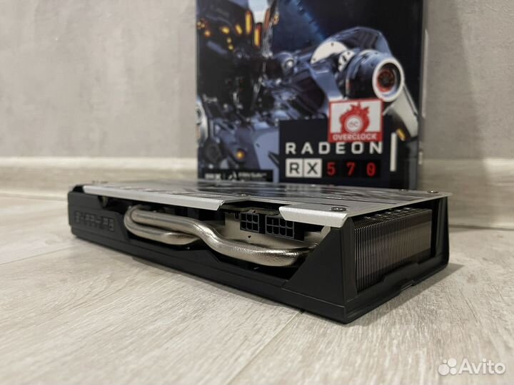 Видеокарта Sapphire Nitro+ RX570 8GB из компьютера