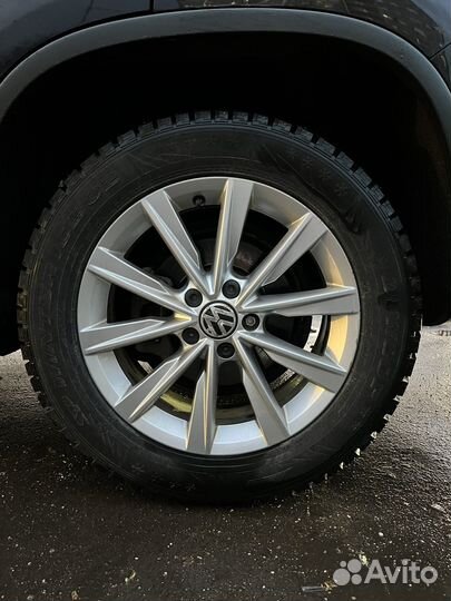 Комплект оригинальных дисков VW с резиной Dunlop