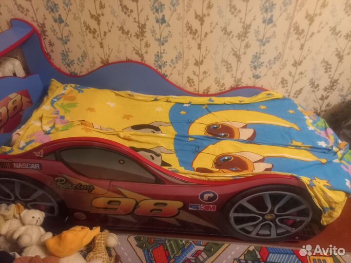 Кроватка-машинка детская
