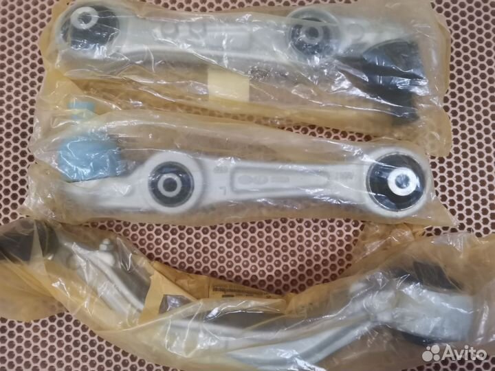 Рычаг подвески передний Genеsis