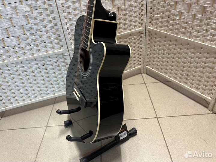 Акустическая гитара