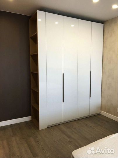 Шкаф распашной новый