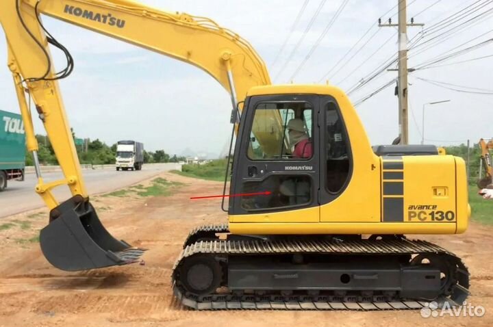 Стекло двери нижнее на экскаватор Komatsu PC130