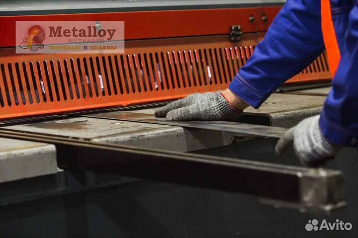 Рабочий на гильотину вахта