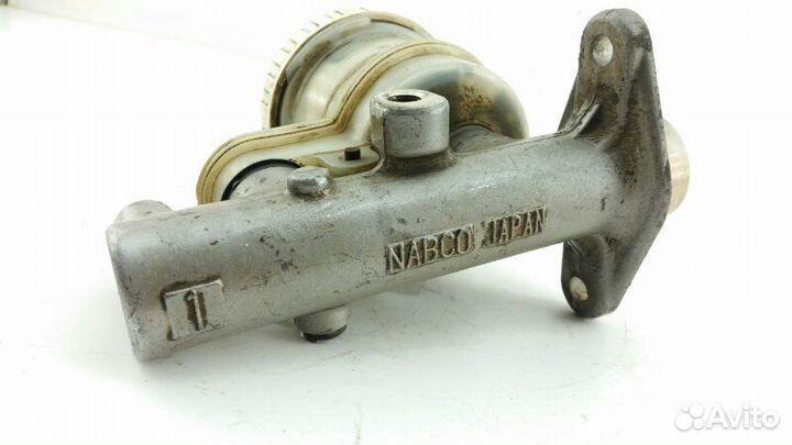 Главный тормозной цилиндр Mitsubishi Sigma F16A