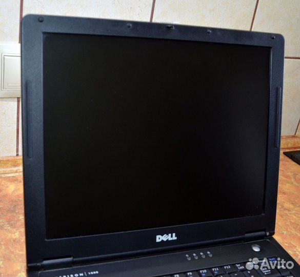 Ноутбук Dell Inspiron 1000