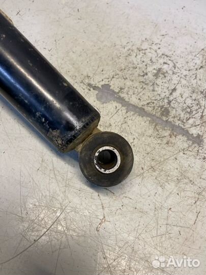 Стойка амортизатора задняя Renault Symbol