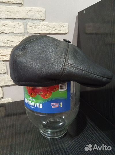 Мужская кожаная кепка с мехом