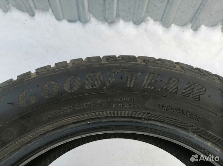 Goodyear UltraGrip Performance Gen-1 215/55 R16 96T