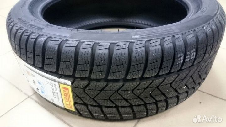 Pirelli Winter Sottozero 3 245/45 R19 102V