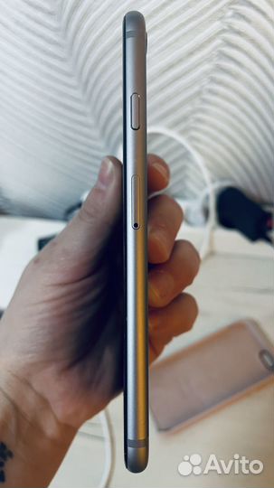 iPhone 6S, 64 ГБ