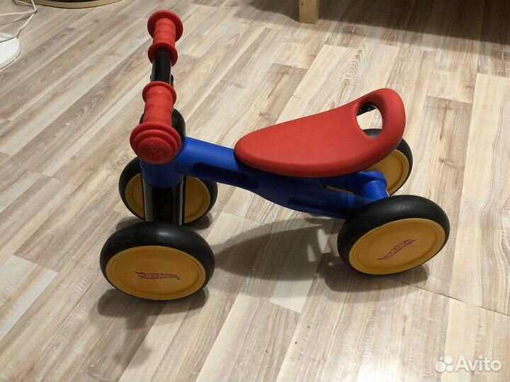 Машинка каталка толокар