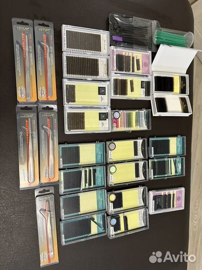 Кушетка,лампа и многое др.для наращивания ресниц