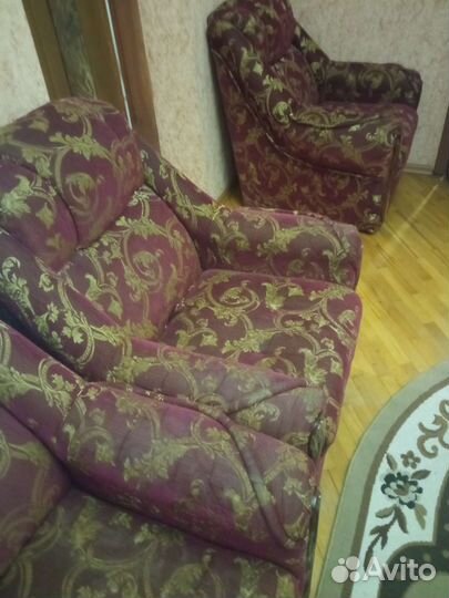 Диван угловой и 2 кресла