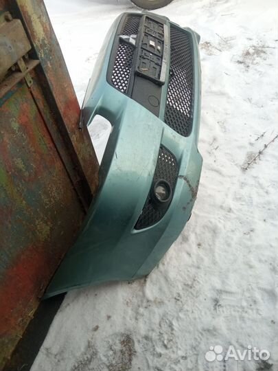 Продам передний бампер Лансер Митсубиси 10 б.у