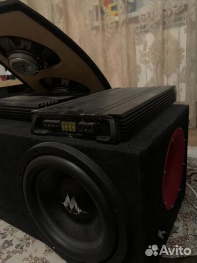Сабвуфер momo