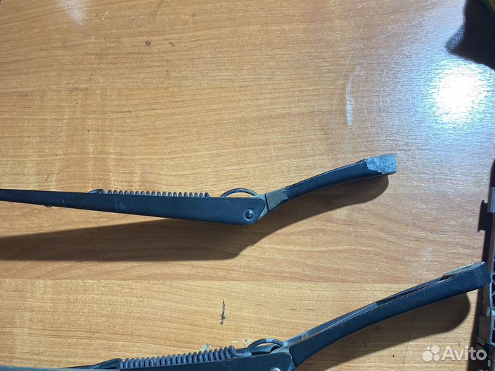 Volkswagen polo поводки дворников 2012 год