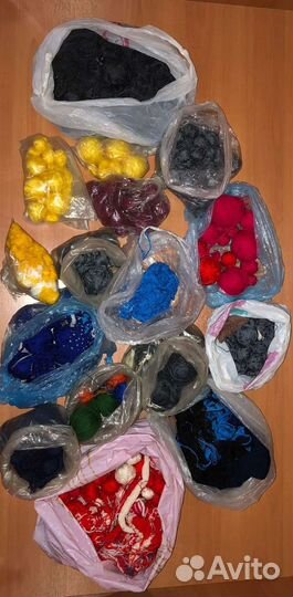 Пряжа и журналы по вязанию. Бронь