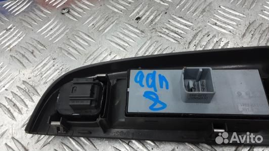 Кнопки стеклоподъемника volkswagen golf 5 (ADN08YT