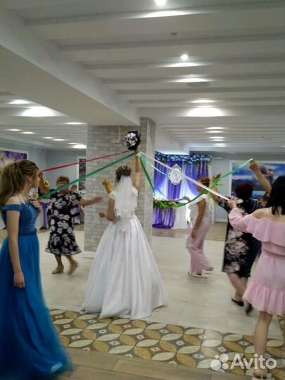 Поющая ведущая счастливых событий