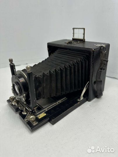 Старинный фотоаппарат Германия