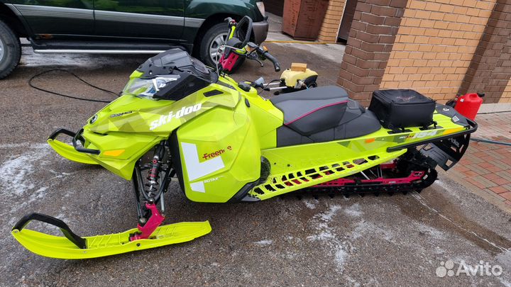 Снегоход Brp Ski doo summit freeride 800 e-tec