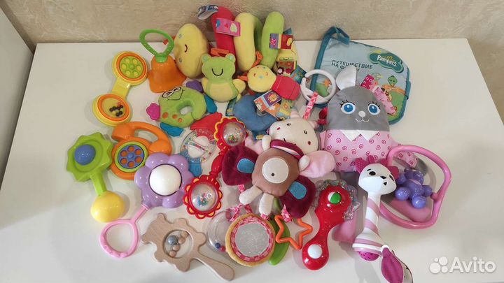 Игрушки для малышей пакетом