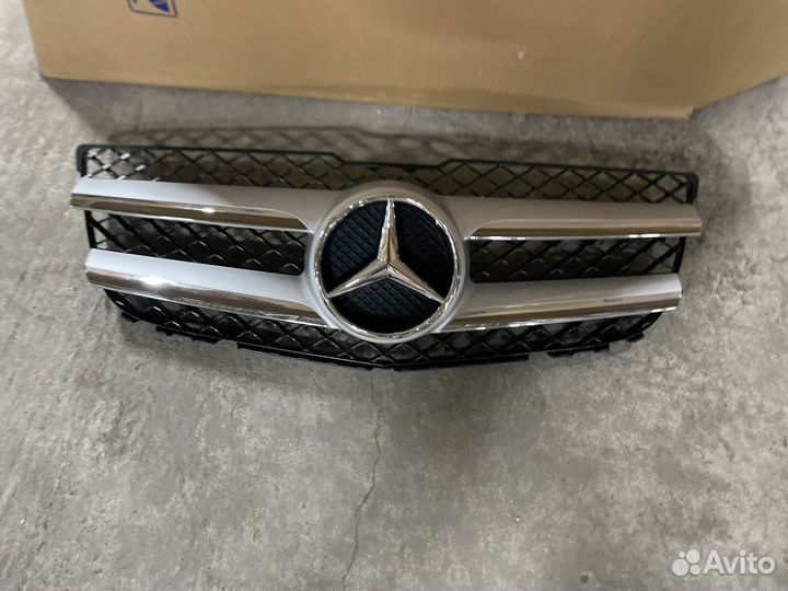 Решетка радиатора Mercedes G:L x204 рест 11-15 год