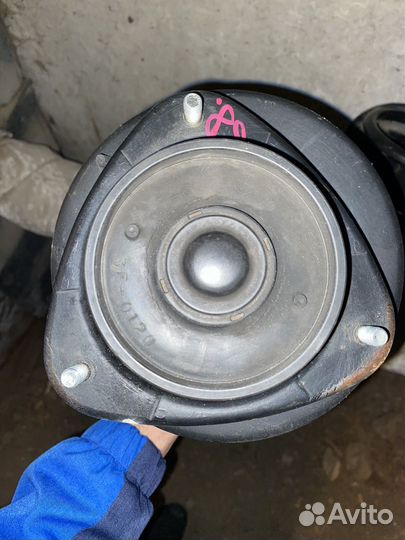 Комплект стоек от Subaru Legacy BR9