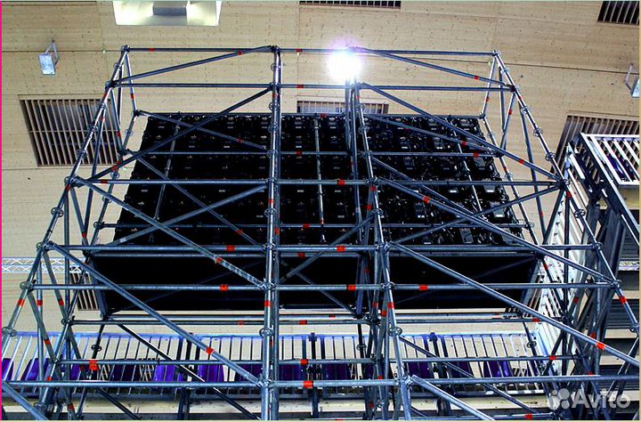 Строительные леса для сцен Layher траверсы/подиумы