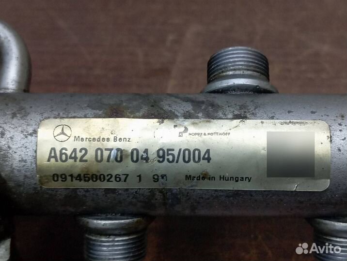 Рейка топливная левая Mercedes Ml W164 642.940