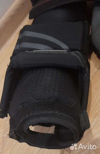 Вратарский нагрудник bauer