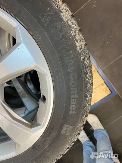 Continental ContiIceContact 235/60 R18