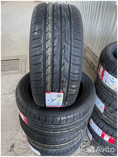 Three-A P606 215/55 R17 98W