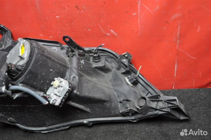 Фара левая toyota corolla fielder NKE165G