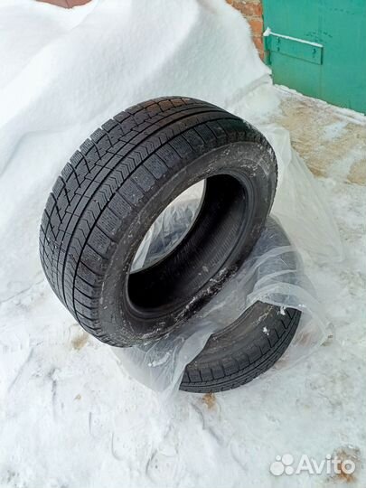 Bridgestone Blizzak VRX 235/55 R17