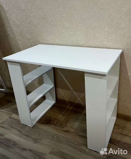 Стол с полками новый