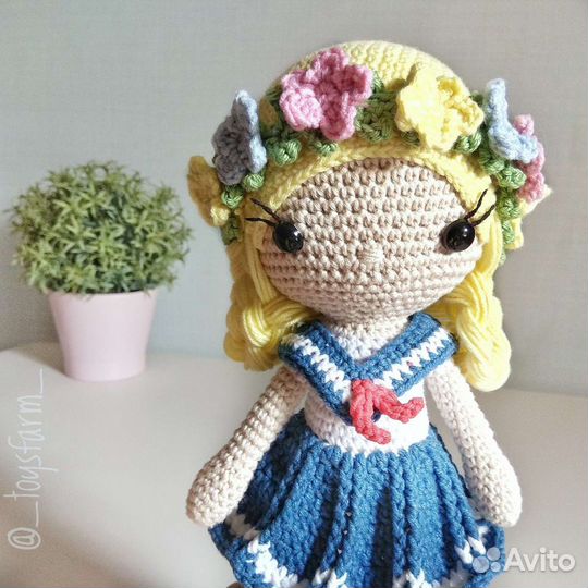 Кукла вязаная