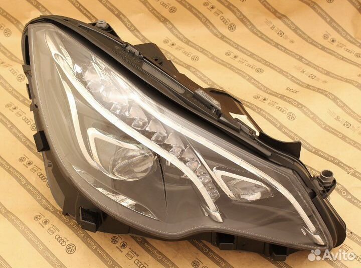 Фара Mercedes E-Klassa coupe w207 рестайлинг 13-17
