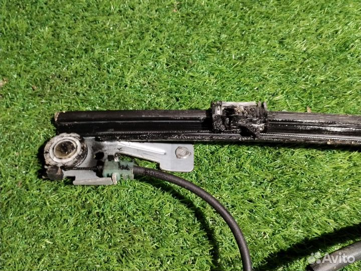 Стеклоподъемник передний правый дефект Peugeot 806