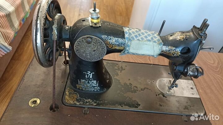 Швейная машина Singer