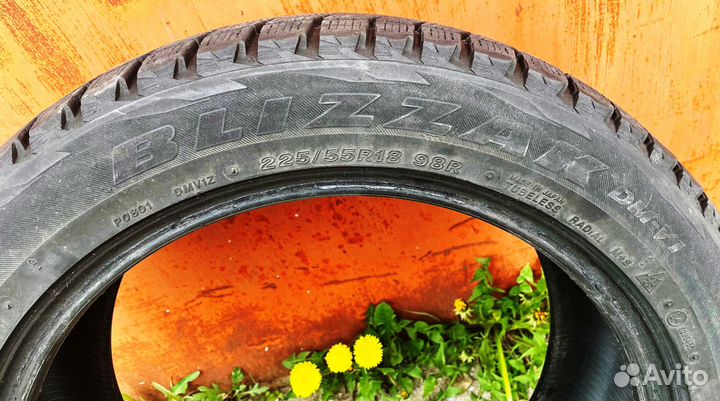 Bridgestone Blizzak DM-V1 225/55 R18 98