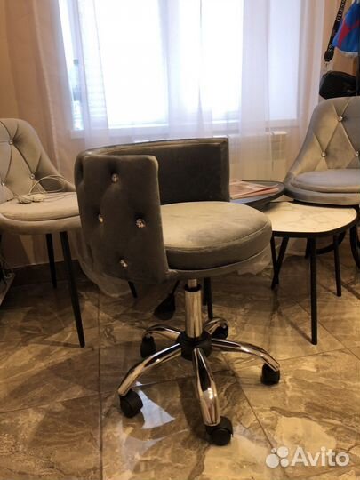 Стул кресло на колесиках
