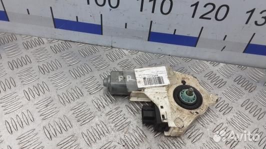 Моторчик стеклоподъемника переднего правого audi A