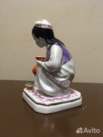 Фарфоровые статуэтки