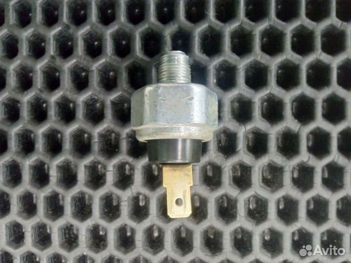 Датчик давления масла Subaru Impreza Legacy EJ151