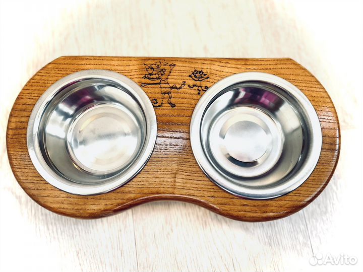 Кормушка для домашних животных: кошек и собак