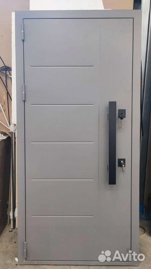 Современные входные металлические двери